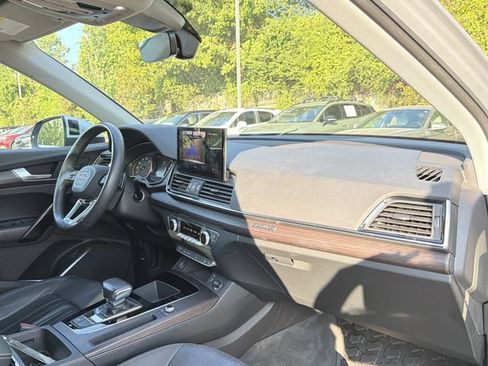 Used 2022 Audi Q5 2.0T Premium w/ Convenience Package AWD/4WD image 17