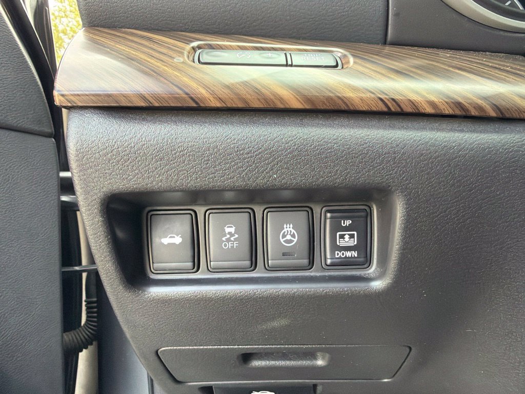 Used 2017 Nissan Maxima Platinum FWD image 27