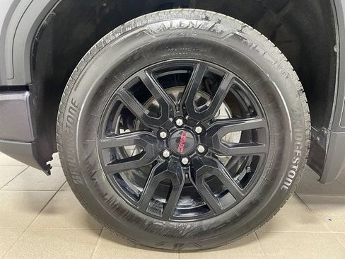 Used 2025 GMC Sierra 1500 Elevation AWD/4WD image 7