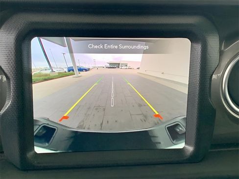 Used 2023 Jeep Gladiator Overland image 34