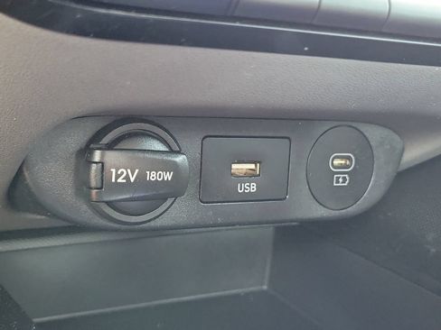 Used 2024 Hyundai Elantra SEL FWD image 31