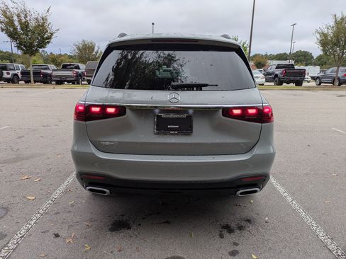 Used 2024 Mercedes-Benz GLS 450 4MATIC image 4