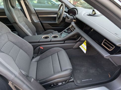 New 2025 Porsche Taycan 4S image 25