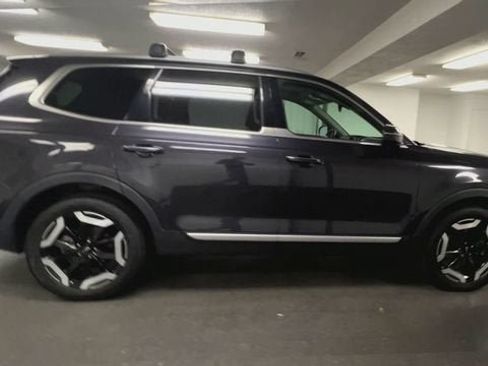 Used 2025 Kia Telluride S AWD/4WD image 9