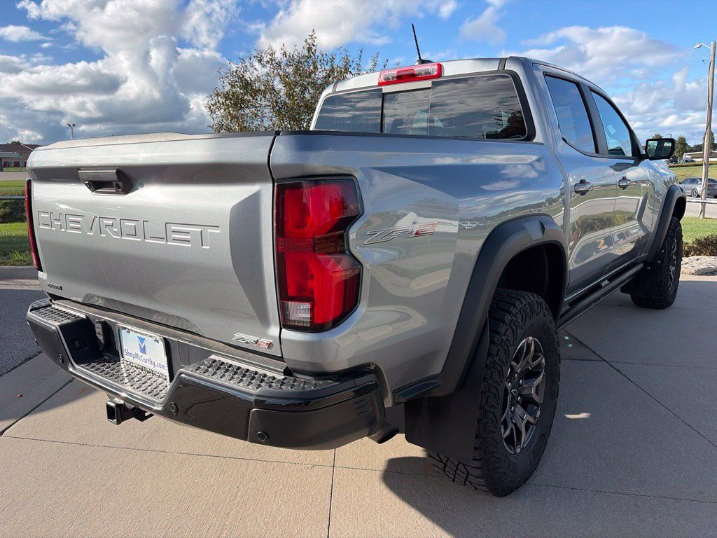 Used 2025 Chevrolet Colorado ZR2 w/ Technology Package AWD/4WD image 23