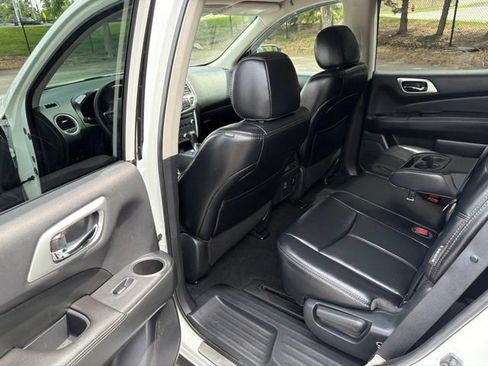 Used 2018 Nissan Pathfinder SL w/ Midnight Edition Package AWD/4WD image 21