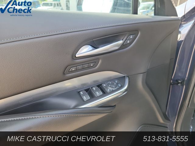 Used 2025 Cadillac XT4 Premium Luxury FWD image 23