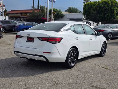 Used 2025 Nissan Sentra SV FWD image 5
