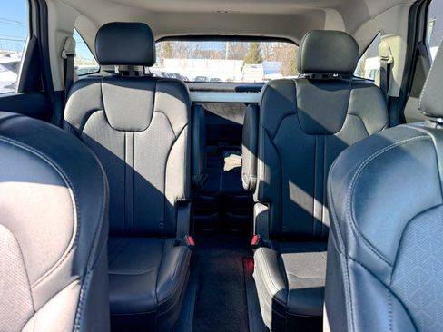 Certified 2022 Kia Sorento SX image 12