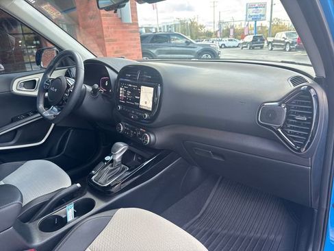 Used 2024 Kia Soul GT-Line image 19