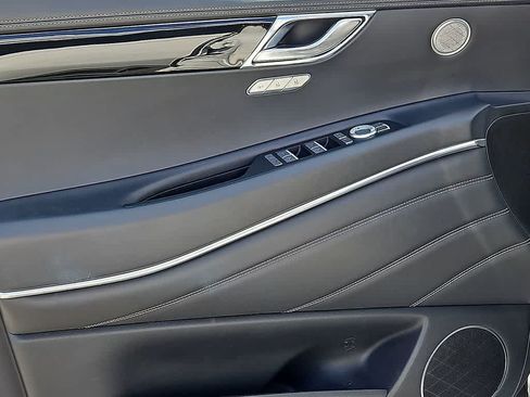 Used 2025 Genesis GV80 2.5T Standard AWD/4WD image 11