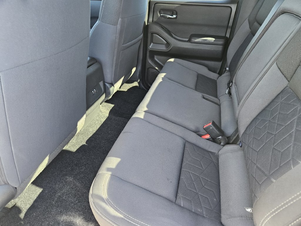 Used 2025 Nissan Frontier SV RWD image 16