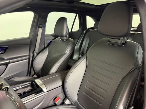 Used 2024 Mercedes-Benz GLC 300 4MATIC image 5