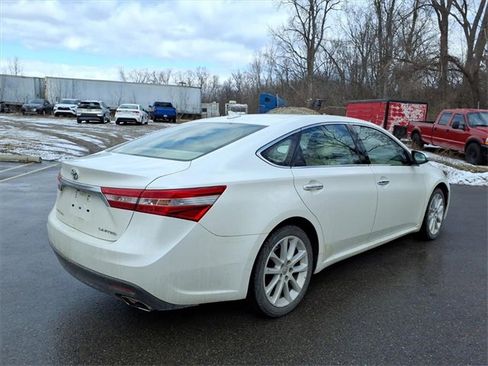Used 2013 Toyota Avalon Limited image 7