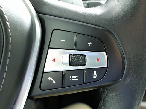 Used 2022 BMW X5 xDrive40i w/ Parking Assistance Package image 45