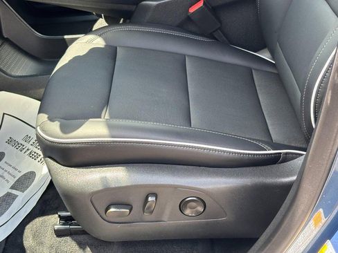 Certified 2025 Buick Enclave Preferred FWD image 16