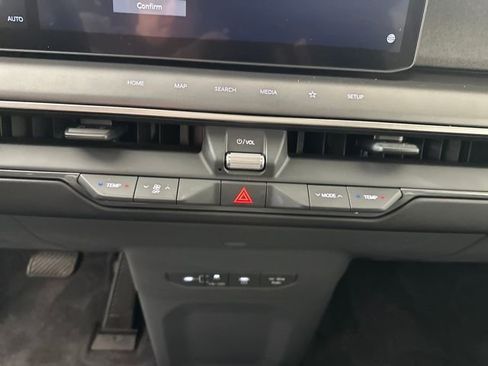 Used 2024 Kia EV9 Wind image 23