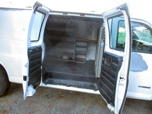 Used 2006 Chevrolet Express 2500 Extended image 9