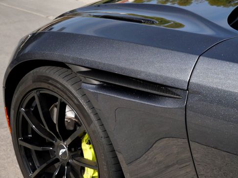 Used 2019 Aston Martin DB11 AMR image 9