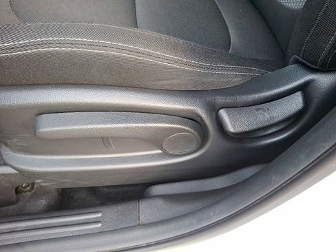 Used 2018 Kia Soul + FWD image 12