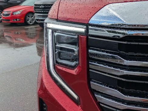 Used 2025 GMC Sierra 1500 SLT w/ SLT Premium Plus Package AWD/4WD image 9