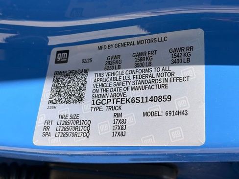 Used 2025 Chevrolet Colorado ZR2 w/ Technology Package AWD/4WD image 37