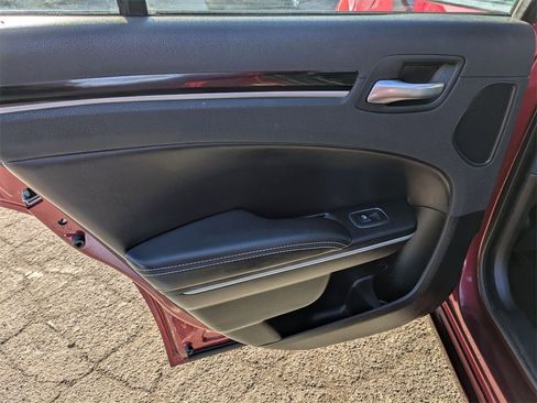 Used 2023 Chrysler 300 S image 27