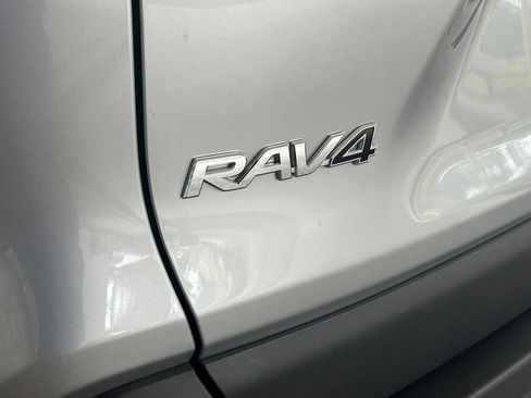 Used 2025 Toyota RAV4 XLE AWD/4WD image 15