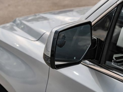 Used 2018 Chevrolet Suburban LT image 43