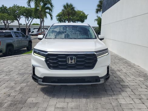 Used 2023 Honda Pilot EX-L image 2
