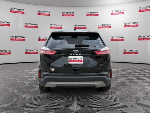 Used 2014 Ford Edge Limited w/ Equipment Group 302A AWD/4WD image 4