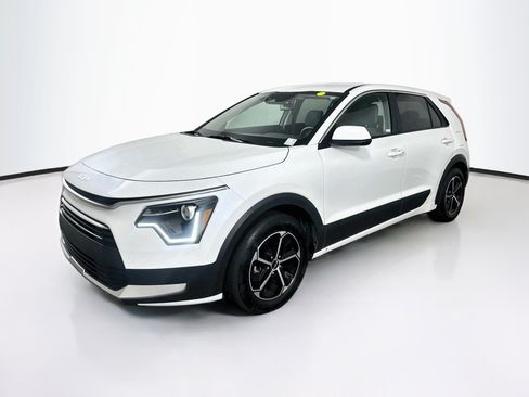 Used 2026 Kia Niro LX FWD image 3