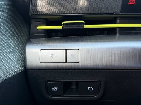 Certified 2024 Hyundai Kona Limited FWD image 23