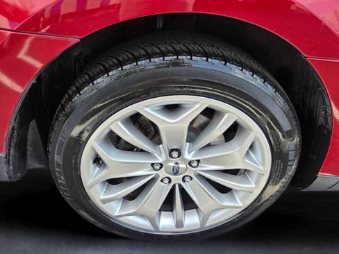 Used 2018 Ford Taurus Limited FWD image 16