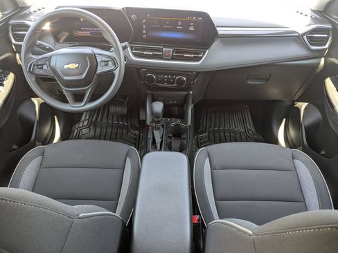 Used 2025 Chevrolet TrailBlazer LT AWD/4WD image 15