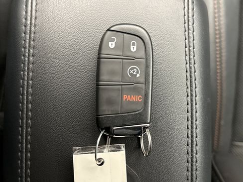Used 2022 Jeep Compass Latitude AWD/4WD image 23