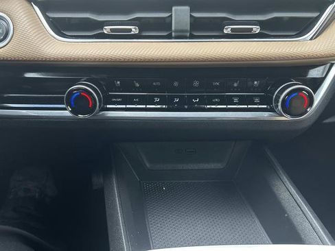 Used 2025 Chevrolet Equinox ACTIV w/ Safety and Technology Package image 32