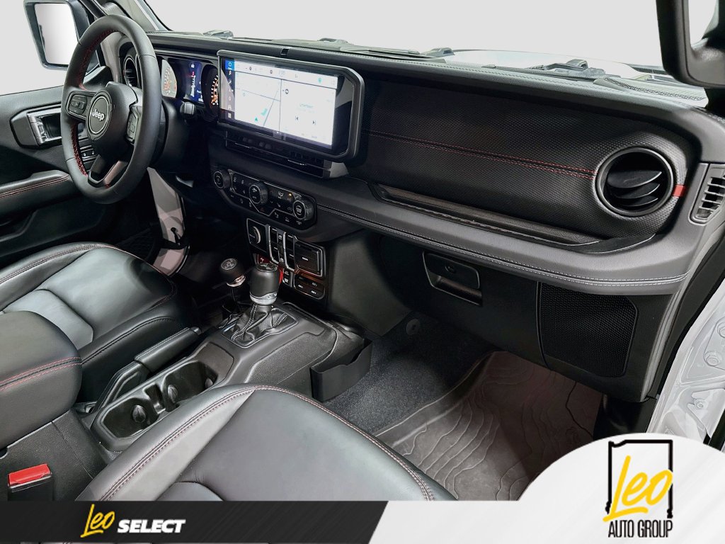 Used 2024 Jeep Wrangler Unlimited Rubicon AWD/4WD image 32