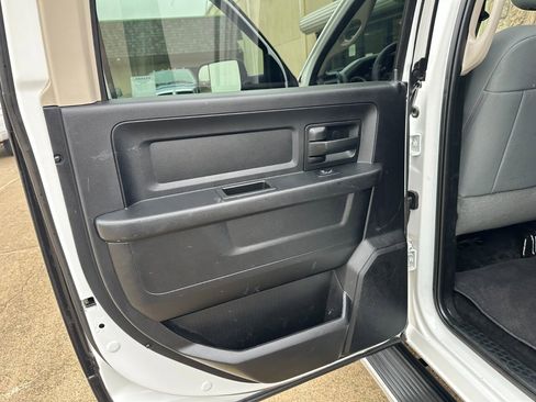 Used 2018 RAM 2500 Tradesman w/ Chrome Appearance Group image 23