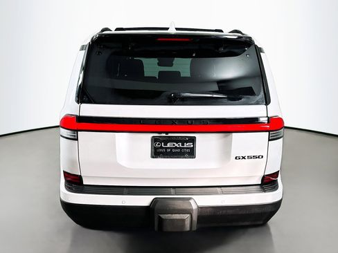 Used 2024 Lexus GX 550 w/ Accessory Package (2T) image 6