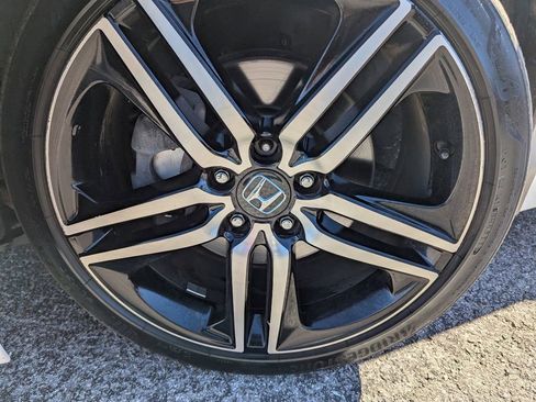 Used 2017 Honda Accord Touring image 28