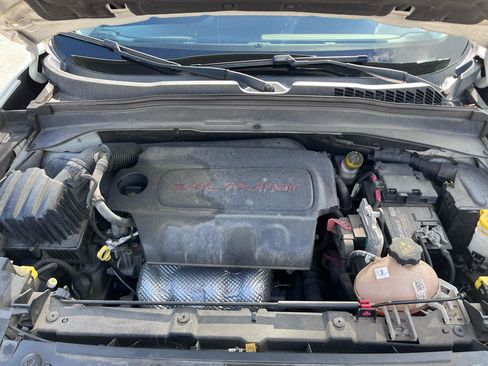 Used 2015 Jeep Renegade Latitude FWD image 36