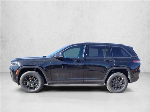 New 2026 Jeep Grand Cherokee Altitude image 2