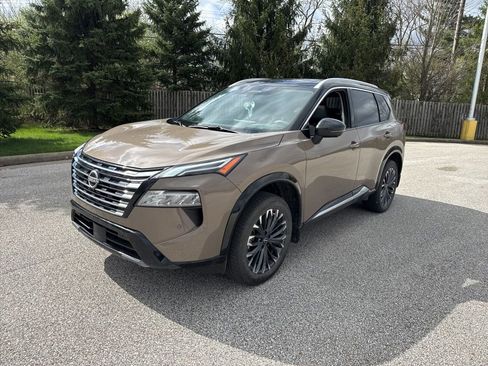 Used 2025 Nissan Rogue Platinum w/ Tech Package image 1