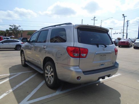 Used 2016 Toyota Sequoia Limited w/ Safety & Convenience Package RWD image 5