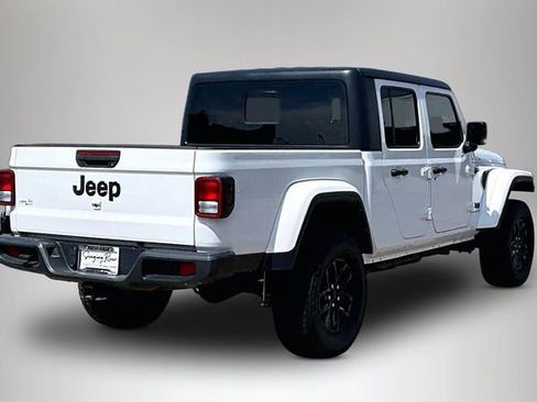 Used 2021 Jeep Gladiator Sport AWD/4WD image 5