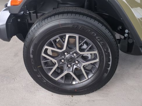 New 2026 Jeep Wrangler Sahara AWD/4WD image 11