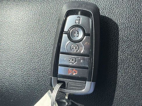 Used 2022 Ford Escape SE w/ Convenience Package AWD/4WD image 4