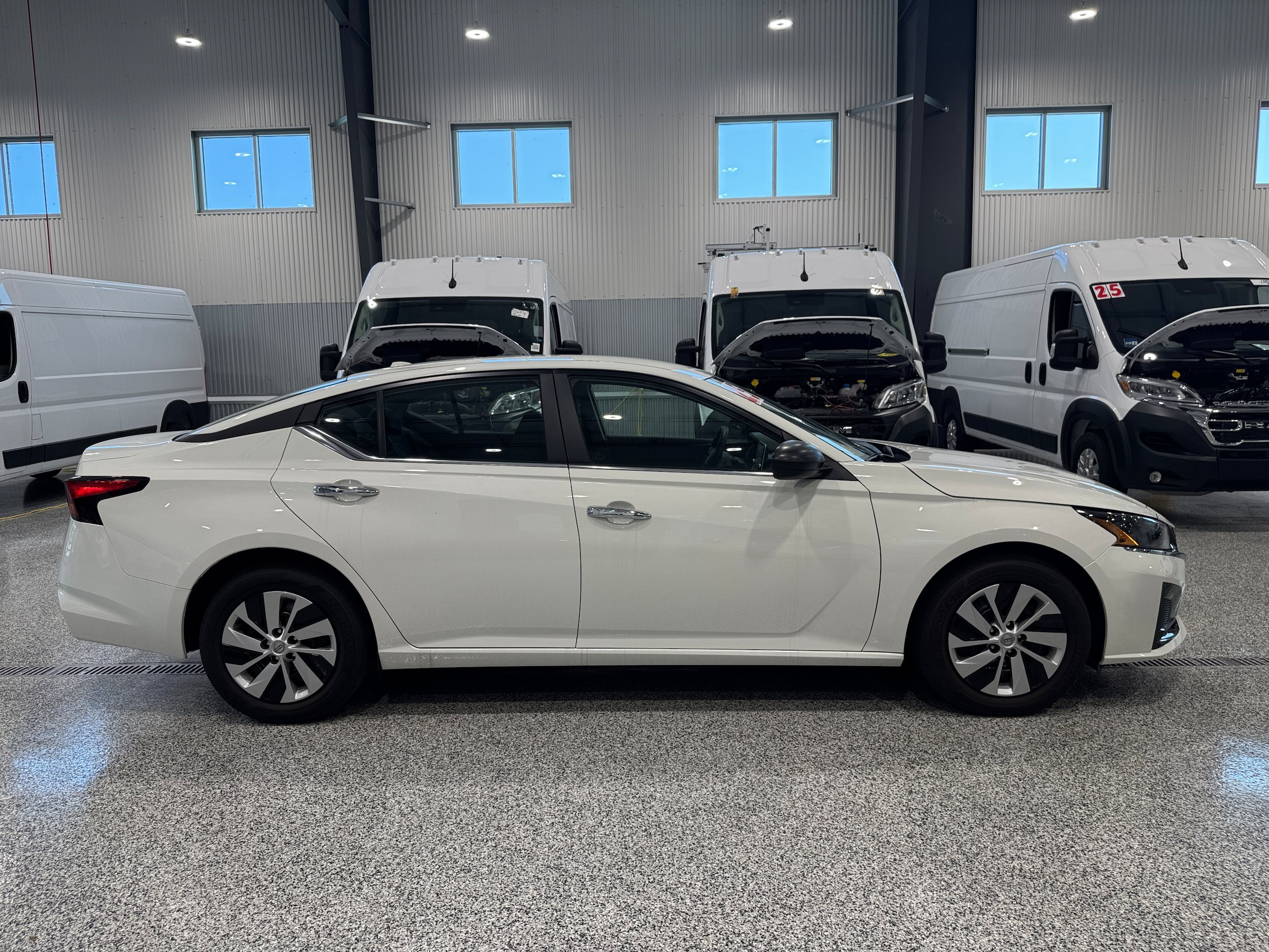 Used 2025 Nissan Altima 2.5 S FWD image 5