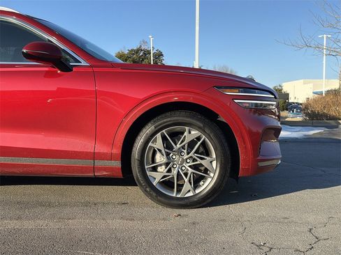 Used 2025 Genesis GV70 2.5T image 9